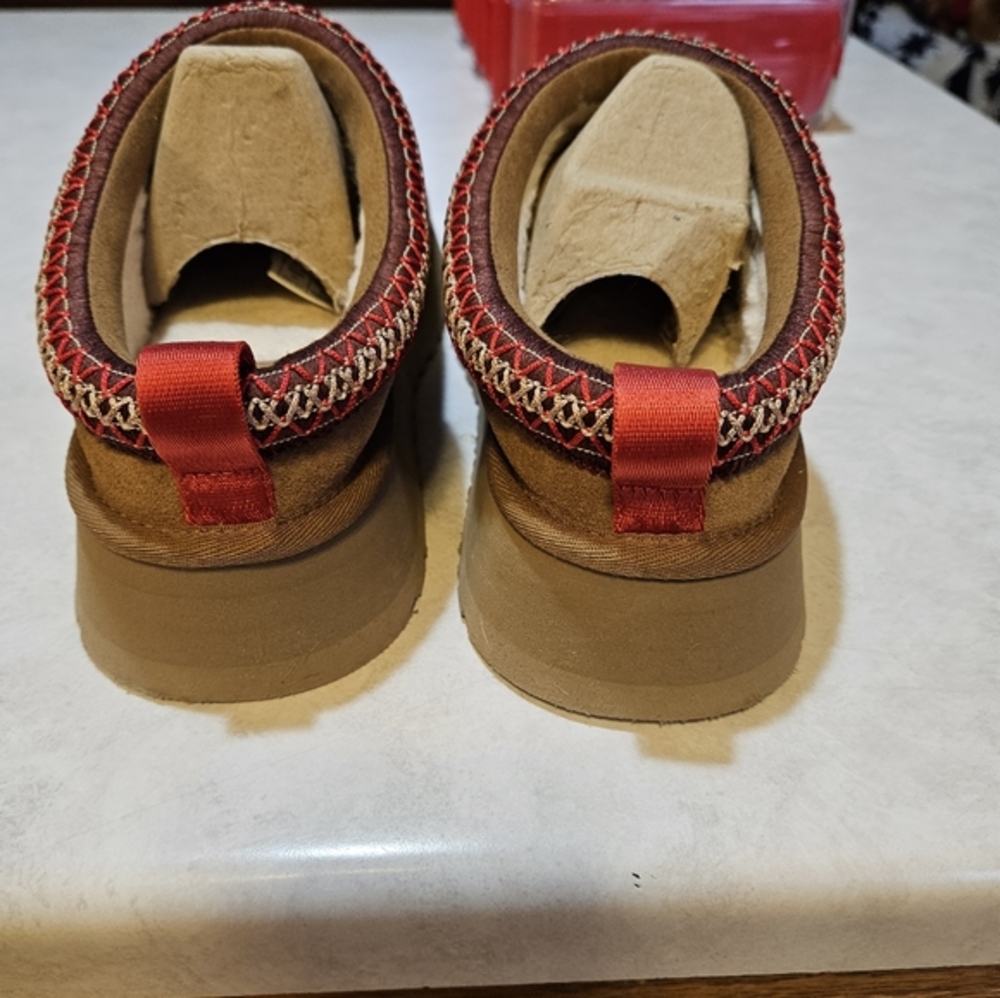 Nib Ugg Platform Tazz Size 40 Chestnut . - image 1